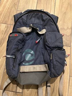 Skateboard backpack