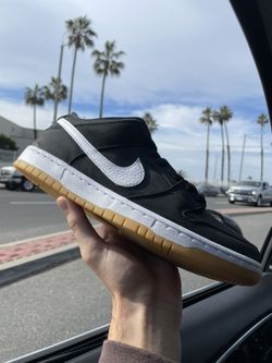 Nike SB Dunk Low Black Gym