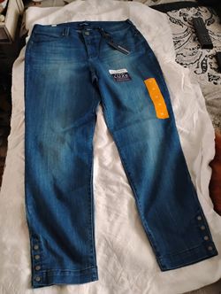 Bandolino Lisbeth New Jeans