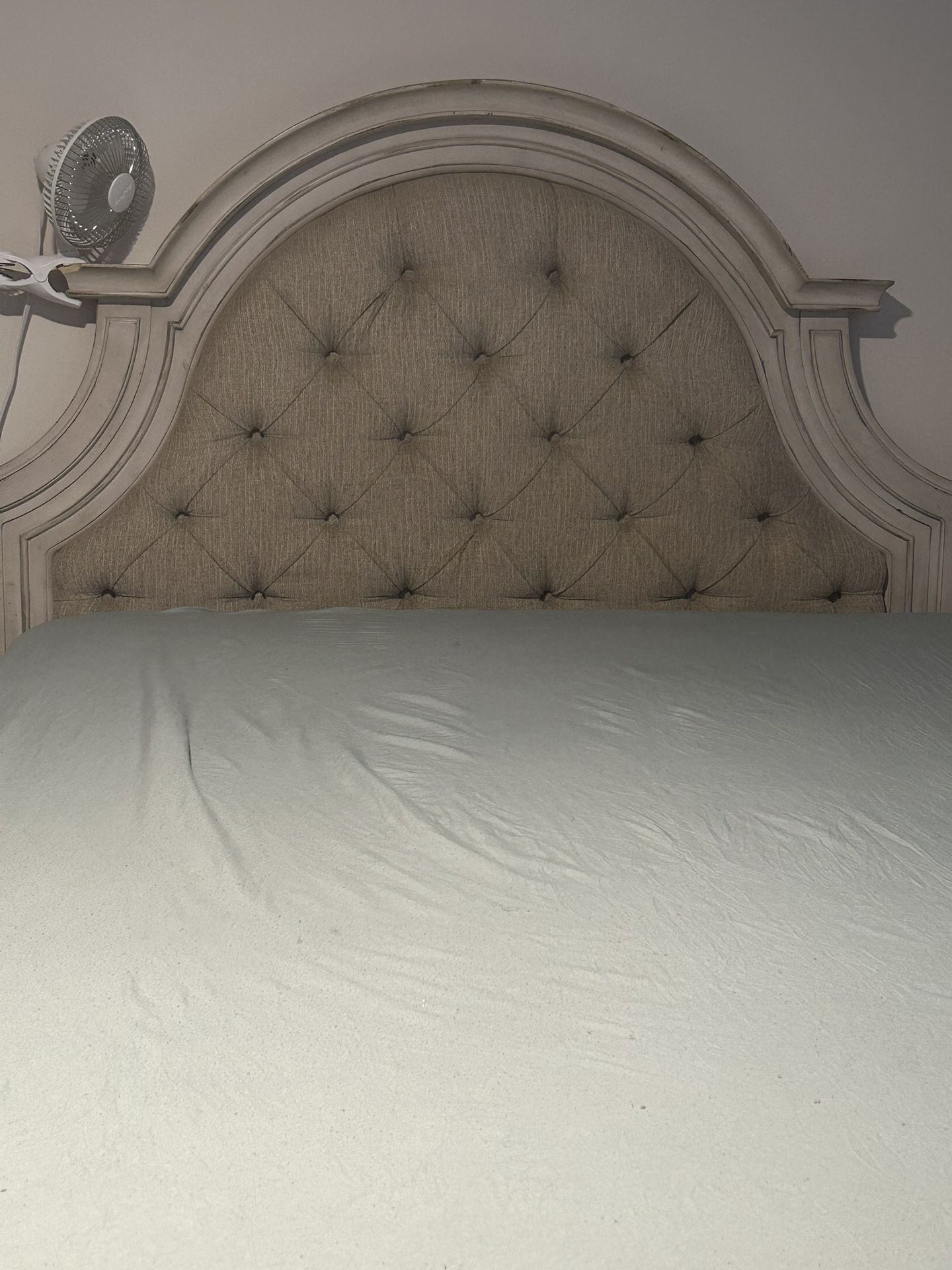 Queen Bed
