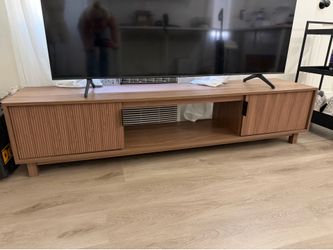 Modern Fluted Wood Media Console / TV Stand – Excellent Condition