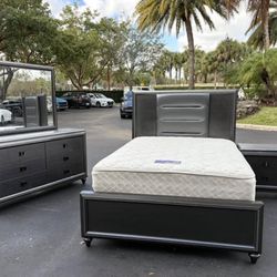 Beautiful Bedroom Set Queen Size Solid Wood Dark Gray Color In Good Condition by Malaysia Furniture