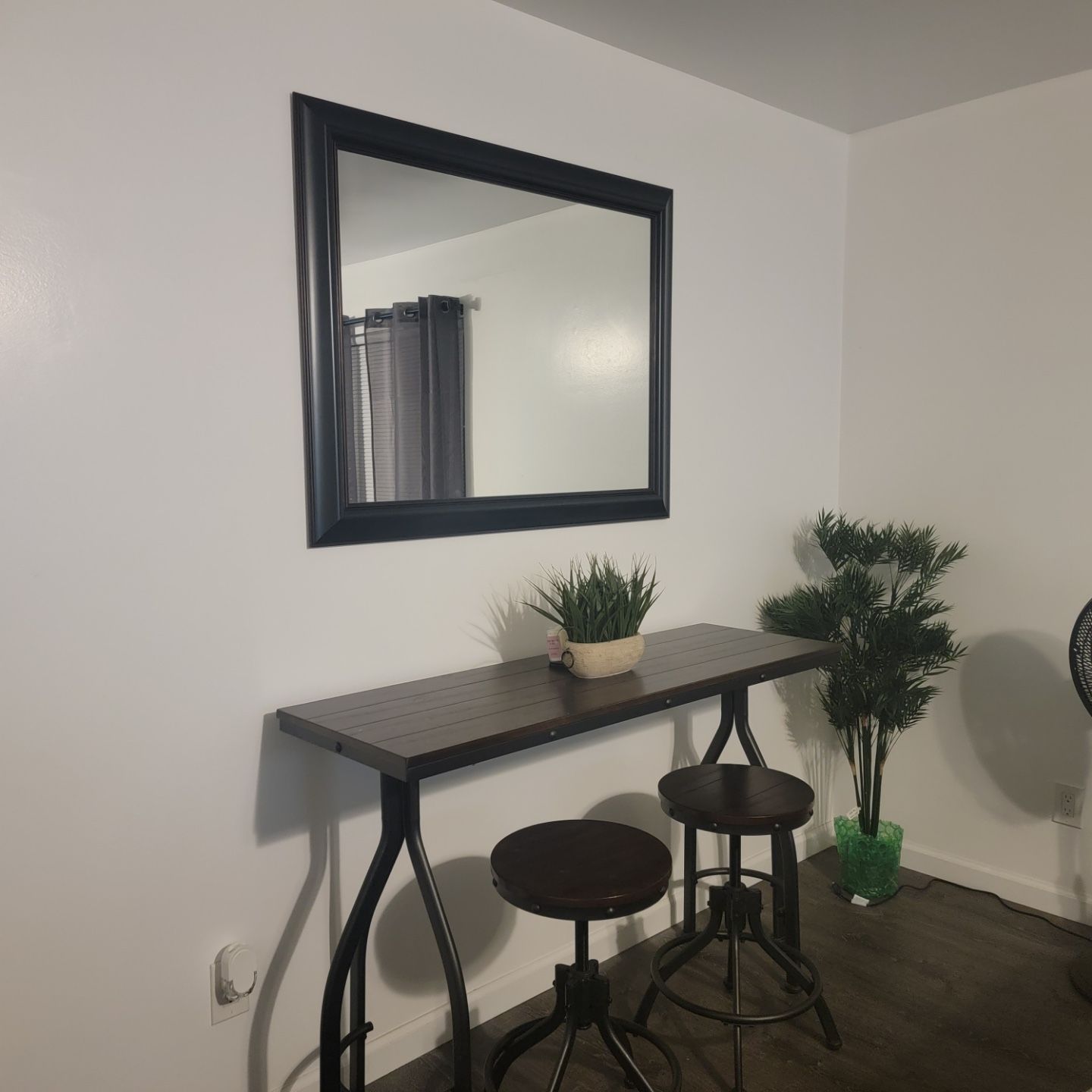 Bar Table with Adjustable size stools