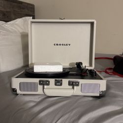 Vinyl - With Bluetooth And Built In Speakers + Two Vinyl Sets