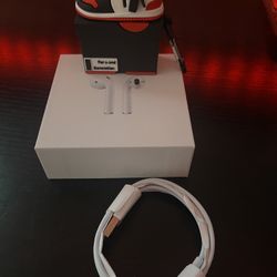 🎧💨 AirPods (2nd Gen) w/ Shoe Box & Case – $90 (Pickup Only)