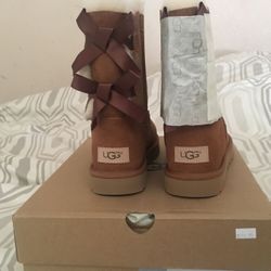 Ugg Bailey bow