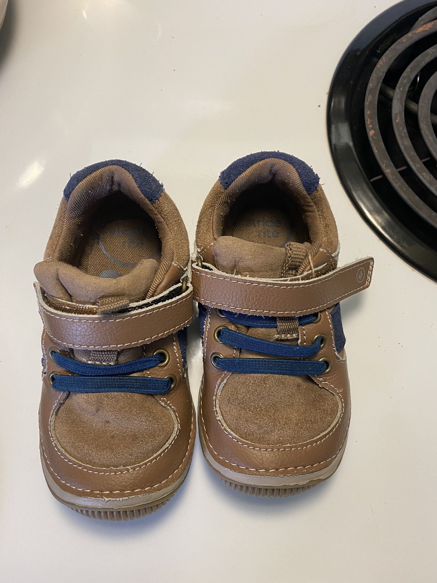 Toddler Boy’s Stride Rite Sneakers 7w