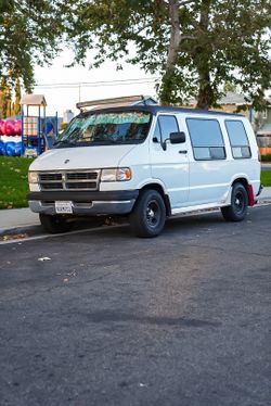 1998 Dodge Ram Van Camper