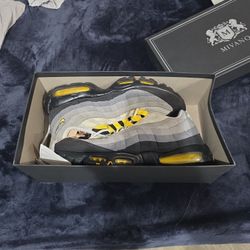 Nike Air Max 95 "Tour Yellow" Sneakers (10.5 Men)