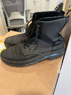Men’s Doc Marten’s Combs II size 11