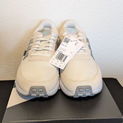 New - Adidas Women's Run 70s Lifestyle Running Shoes Cream, Light Blue, and Tan size 10
