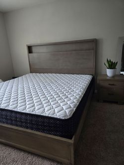KING SIZE MATTRESS AND BEDROOM SET