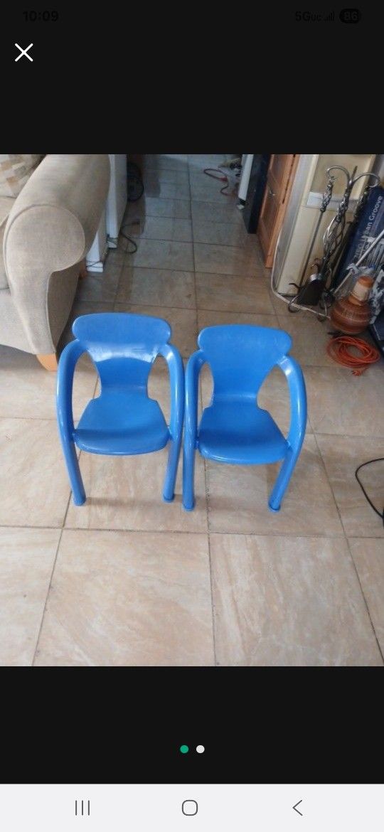 Kids Chairs 2 for $7