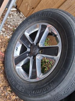 5 Jeep wheels size 18 great condition