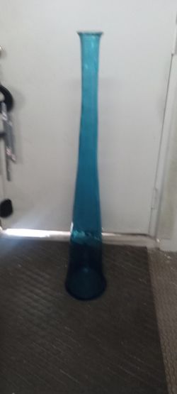 New recycled glass floor vase 32 in tall thick and elegant made in Portugal