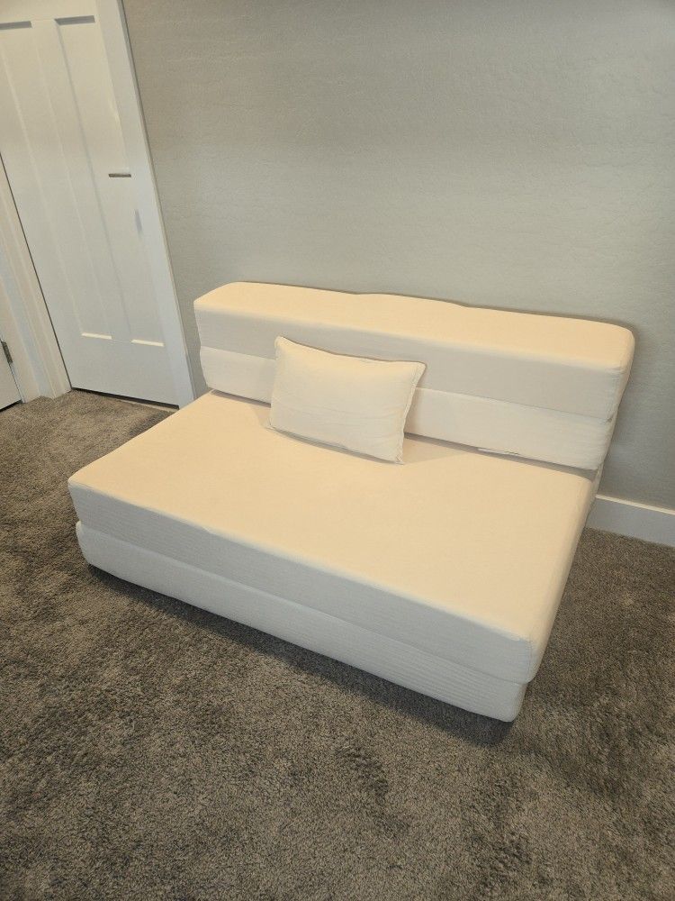 Tri-Fold 6" Sleeper Sofa Bed