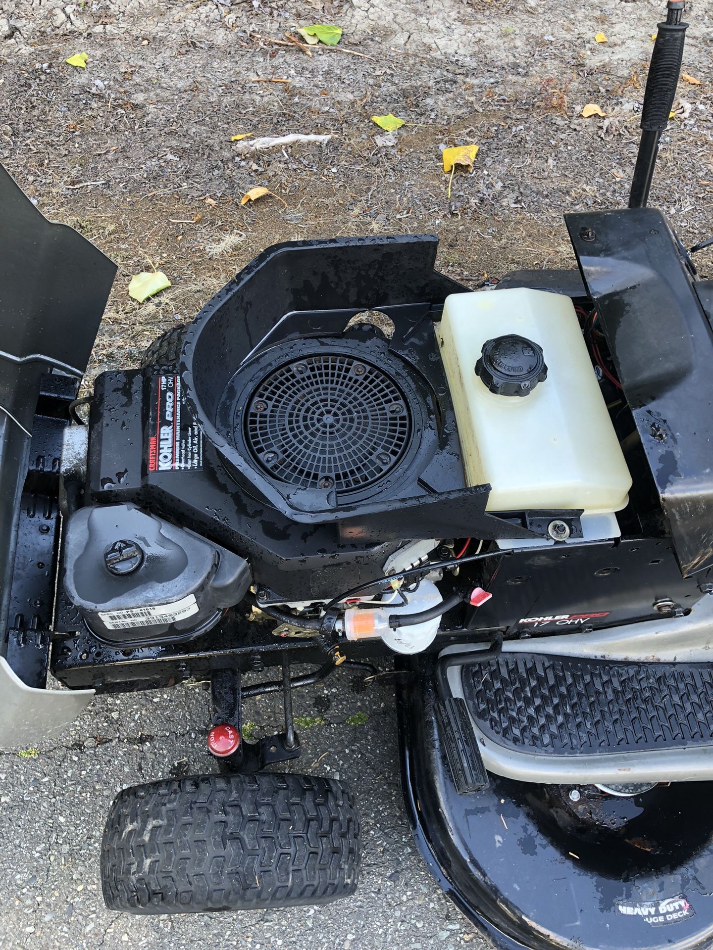Craftsman Lt2000 Riding Lawn Mower for Sale in Snohomish, WA OfferUp