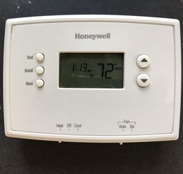 Honeywell programmable thermostat (practically new!)