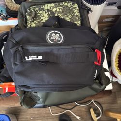 NIKE LEBRON BODY BAG