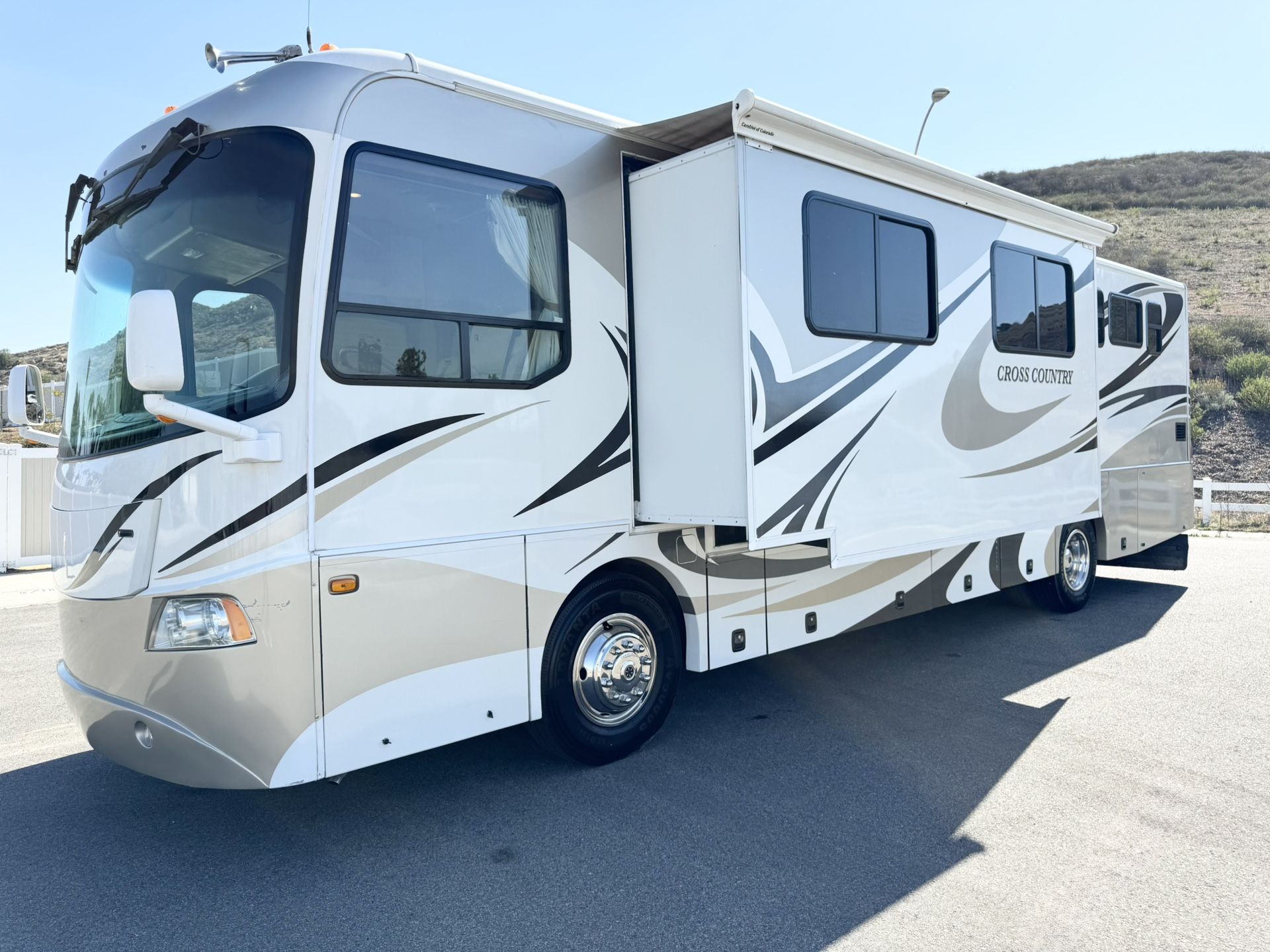 2009 cross country Cummins 350 horsepower Allison six speed transmission Model number 382DS Total length 38 ft 39k original miles runs great no issue
