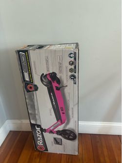 Razor pink scooter ( brand new)
