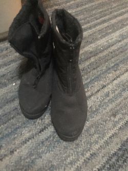 Size 9.5 Women’s Winter Boots