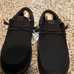 Hey dudes Slip ons Size 12