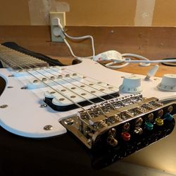 Fender (Squier) Mini guitar + Fender Mini Amp