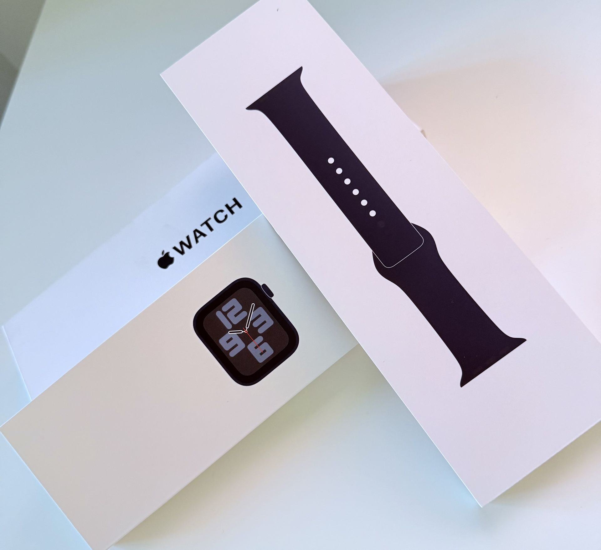 Apple Watch SE 2nd Gen! 44mm, GPS, Brand New!! Unopened !! Midnight Color With Sport Band