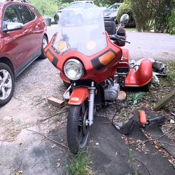 1981 GOLDWING with tow pack trike kit (Needs wiring harness installed to run I have the harness) 62,000 miles. $3000.00 OBO