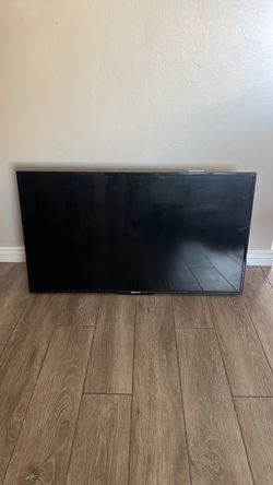 40in flat screen Hitachi TV