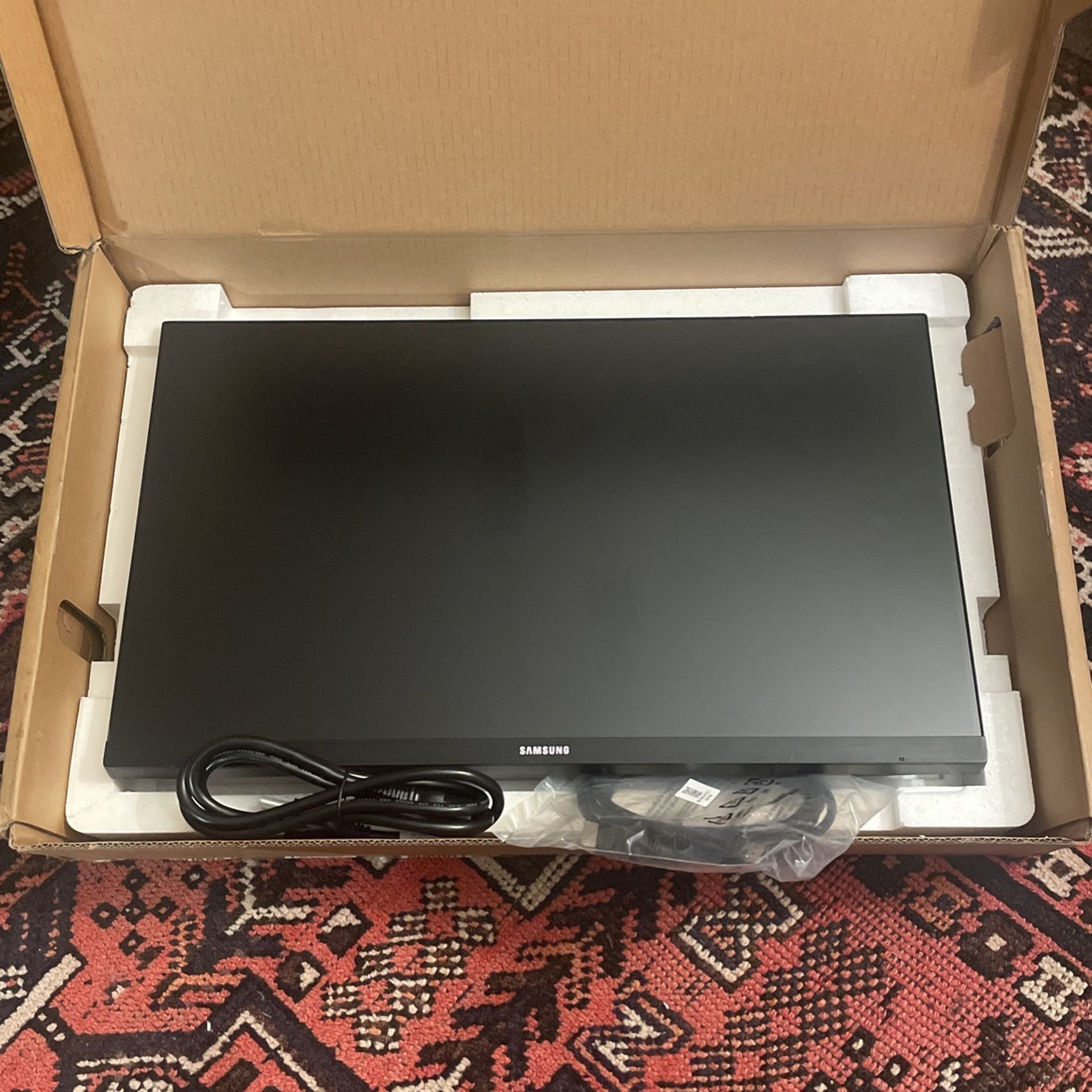 Samsung 24” 1440p Display VESA ONLY