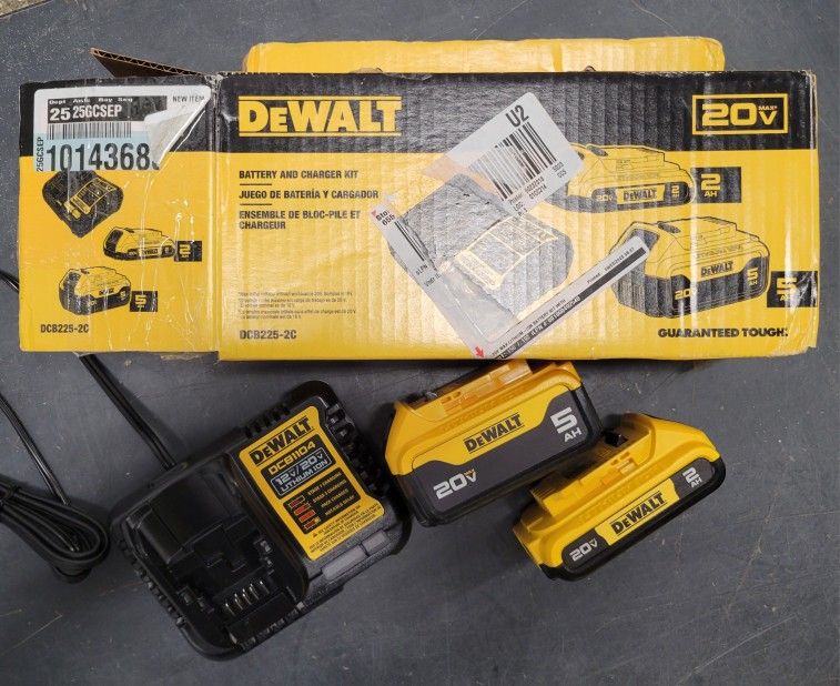 Dewalt 20V MAX Lithium-Ion Battery Kit with 5.0Ah and 2.0Ah Battery and Charger (Model: DCB225-2C)