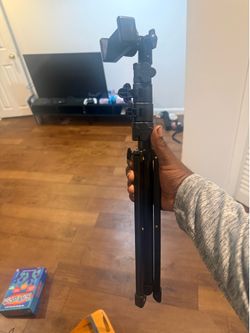 Adjustable Smartphone Tripod Stand