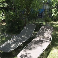 2 Folding Pool Bed/ Yard Bed