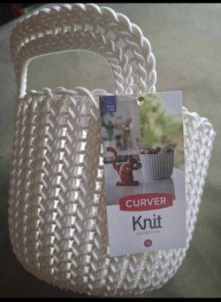 CURVER, brand New Gorgeous Hard Plastic Basket W/ Handles..$10.00