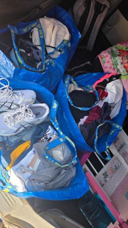 Lots of Womens Sizes XS-XL
30+bags of 30+ pieces per bag