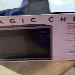 Magic Chef 900 Watt Countertop Microwave 