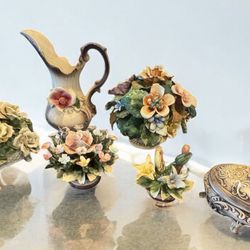 ITALIAN CAPODIMONTE PORCELAIN BASKETs WITH FLOWERS