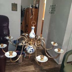 VINTAGE DELFT-STYLE PORCELAIN CHANDLER 