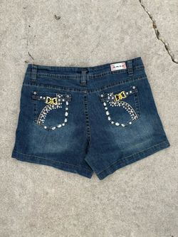vintage y2k Perfect condition Saza Jeans shorts with blind/rhinstones back and front pockets!