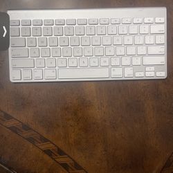 Apple Magic Keyboard Bluetooth