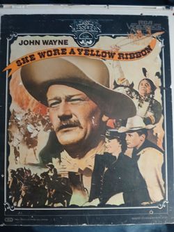 Vintage vinyls of Movie Disc's Covers