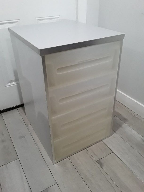 Ikea Dresser Drawers 20 W X 24 D X 31 H Inches