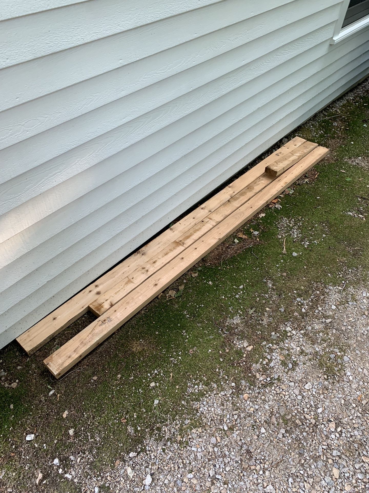 FREE WOOD 8' x 3.5" x 3 COME THRU PICK UP ONLY FCFS