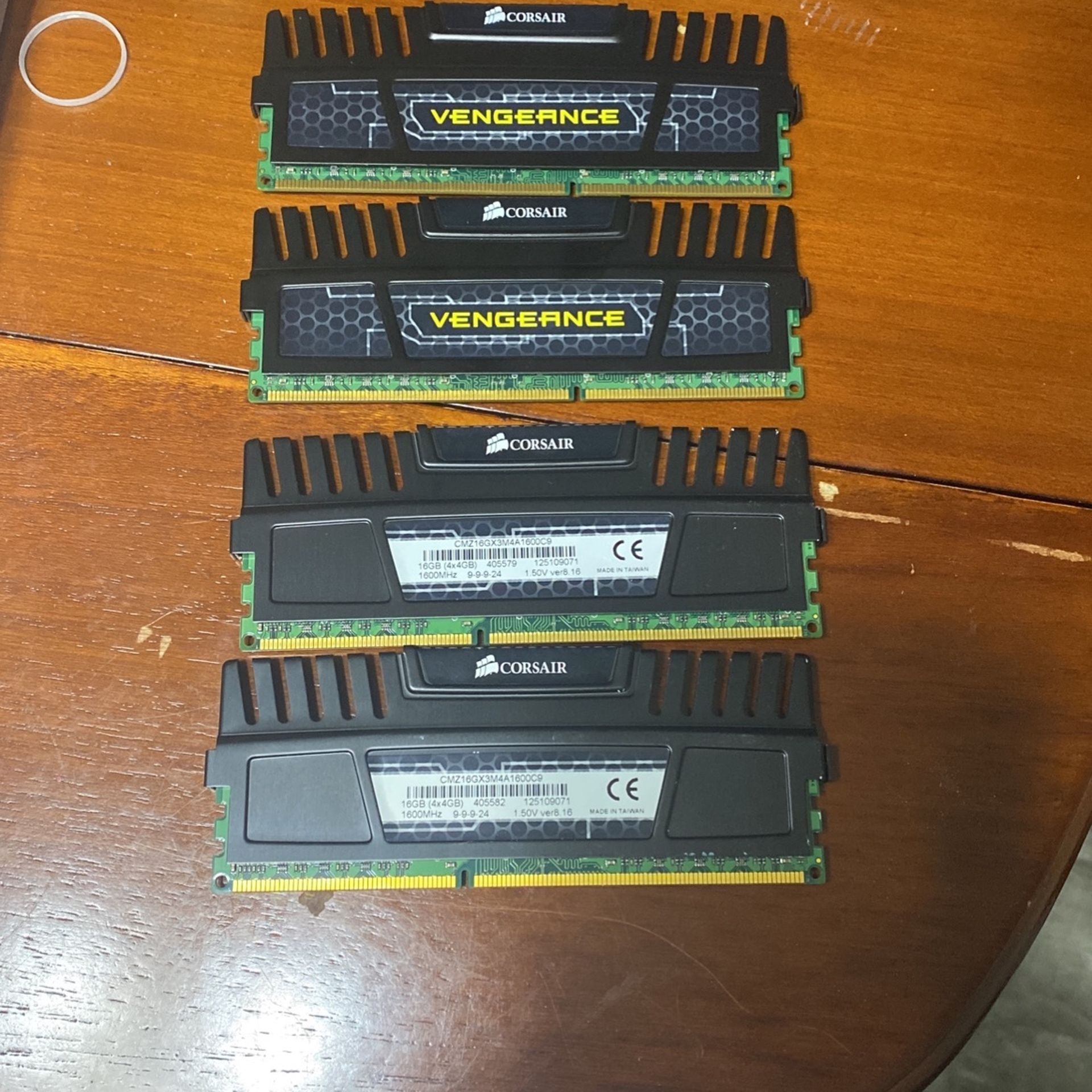 Corsair vengeance 4x4gb 16gb Total Ddr3