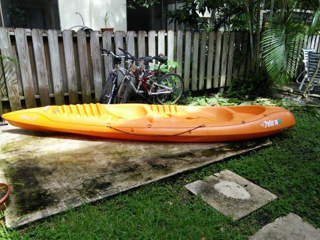 2 person tandem Kayak Pelican Apex II, paddles & seats. Optional vests