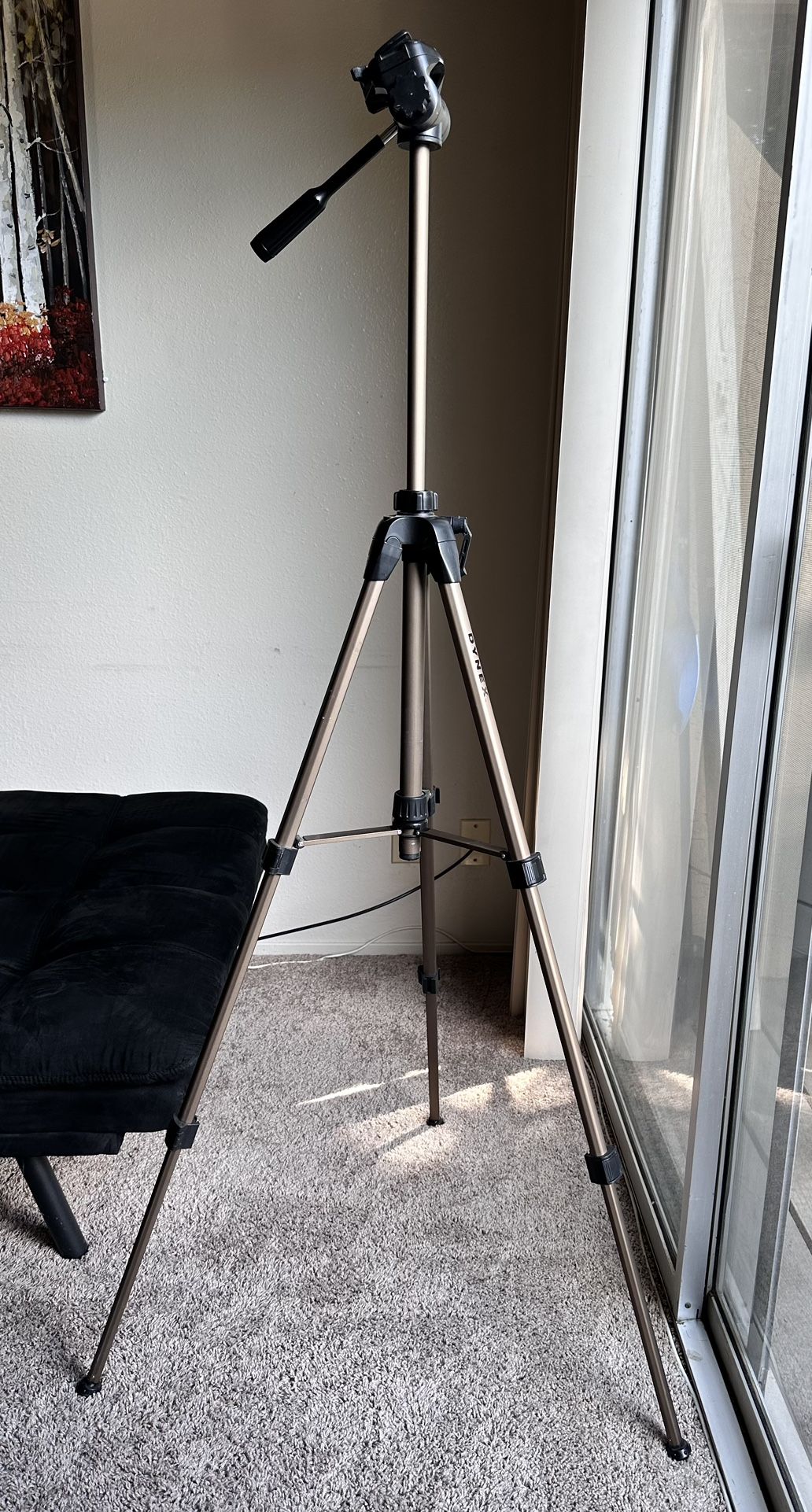 Dynex Tripod DXTRP60 for Sale in Davis, CA OfferUp