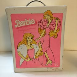 1982 Barbie Fashion Doll Trunk