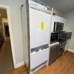 Bloomberg Refrigerator 30"inch Bottom Freezer Panel Ready 